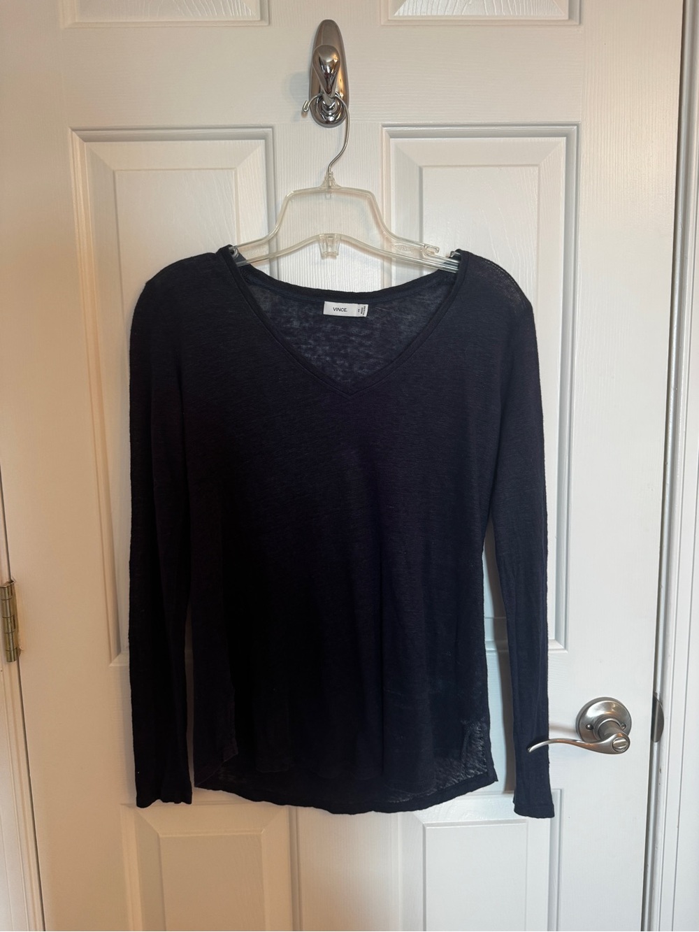 Vince Linen Navy V-Neck Long Sleeve Lightweight Top.